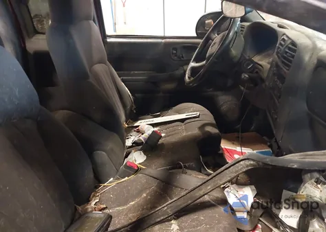 2003 Chevrolet S-10 Ls from USA, damaged, VIN 1GCDT19X738149302